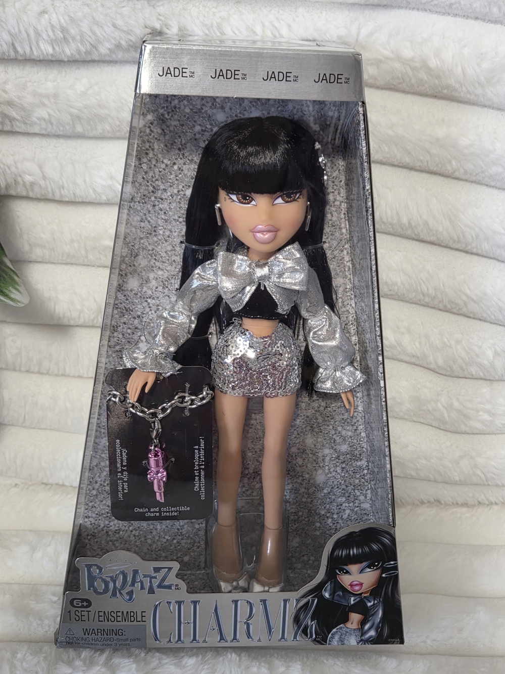 Bratz Charmz Jade Fashion Doll with Collectible Charm Bracelet